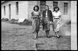 Lola Salazar, Rita Romero y Pepa Salazar.