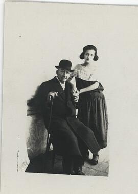 Tarjeta postal, retrato de Clelio León y María Teresa León Sarasti.