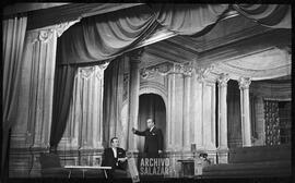 Ernesto Albán en el Teatro Sucre.