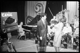 Orquesta Frank Sinatra Júnior en presentación en canal 6 TV.
