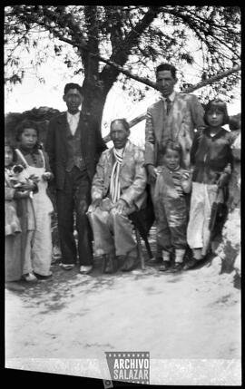 Alicia Salazar, Pepa Salazar, Francisco Salazar, Amador Cortez, Francisco Salazar Cortez, Lupe Salazar y Roberto Salazar en Píllaro.