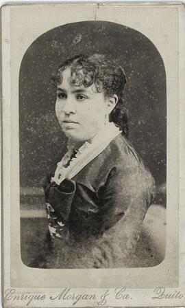 Tarjeta de visita del Estudio Enrique Morgan (Quito), retrato de mujer sin identificar.