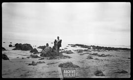 Paseo a la costa, Francisco Salazar Cortez, Isabel Barrera, Pepa Salazar y Paco Salazar.