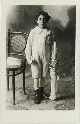 Tarjeta postal, retrato de niño sin identificar.