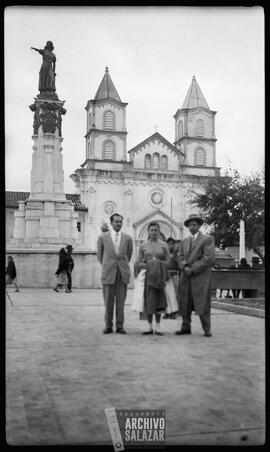 Sr. Chiriboga, hija del Sr. Vega y Francisco Salazar Cortez en Tulcán.