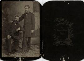 Tarjeta "Cabinet" del Estudio Enrique Morgan (Quito), retrato de José María Sarasti y Modesto Solórzano.