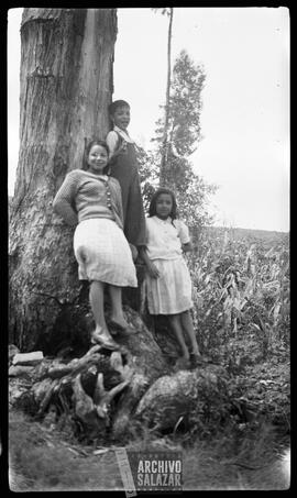 Lupe Salazar, Roberto Salazar y Alicia Salazar en la Merced.