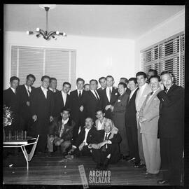 Sr. Hernández, Felix Cueva, Sr. Maldonado, Pacífico Vega, Leonidas Córdova, Francisco Salazar Cortez, Sr. Chiriboga y Sr. Patojo Lara del Sindicato de Choferes de Pichincha.