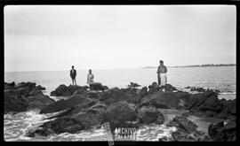 Paseo a la costa, Isabel Barrera con Lola Salazar, Paco Salazar y Pepa Salazar.