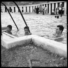 Gustavo Bolaños, Fredy Bolaños, Pablo Bolaños, en piscina de la Merced.