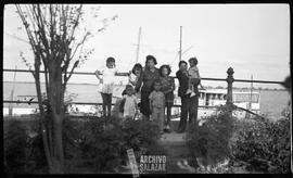 Familia Salazar Barrera con Familia Columbus en Malecón de Guayaquil.
