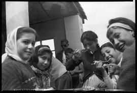 Niñas no identificadas.