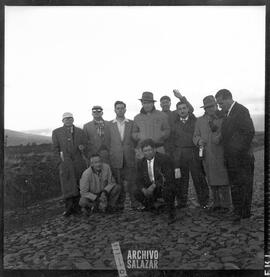 Integrantes del Sindicato de Choferes de Pichincha en curvas de Otón, Cayambe.