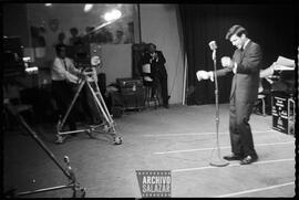 Orquesta Frank Sinatra Júnior en presentación en canal 6 TV.