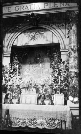Altar en iglesia no identificada.