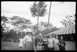 De izquierda a derecha, José Saenz, Carlos Guerra, Sara Salazar, Hugo Guerra, Rosa Vizcaino en casa de Conocoto.