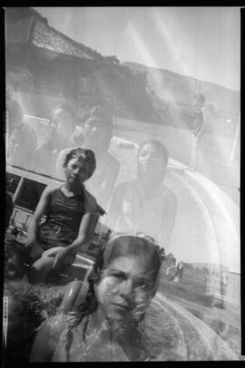 Niñas no identificadas.